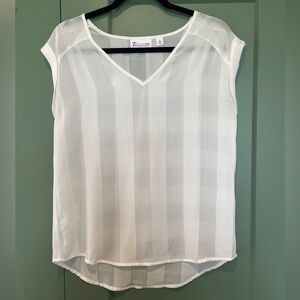 Checkered Basketweave White V Neck Top
